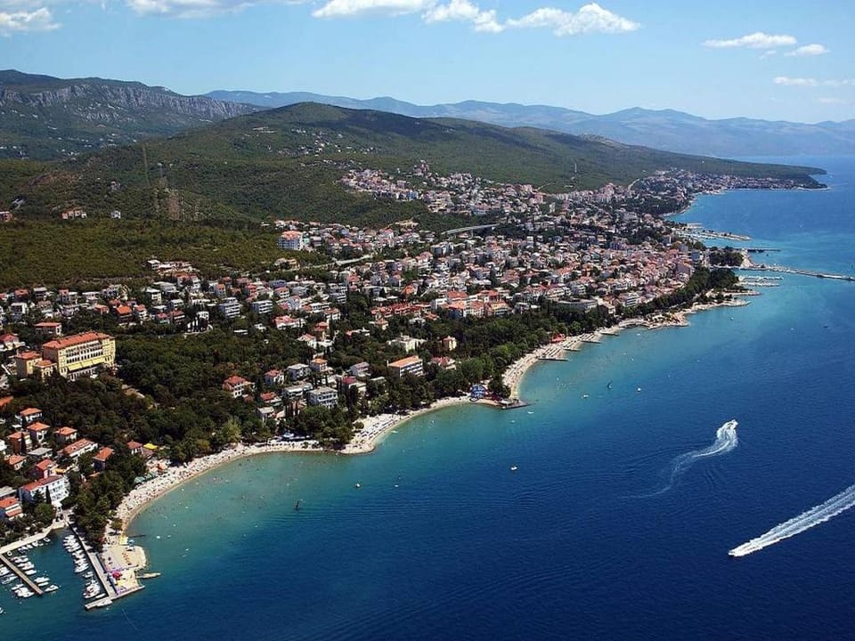 Apartment in Dramalj near Beach and Pool Apartment in Crikvenica