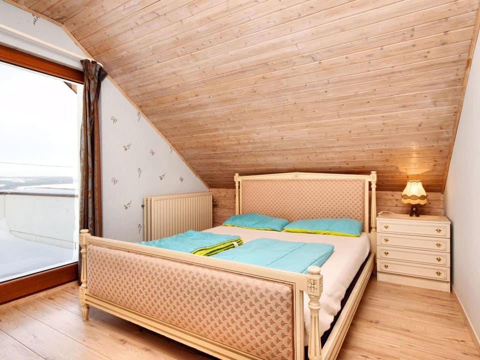 Holiday Home in Schznberg with Jacuzzi Vacation rental in Wallonia, Belgium