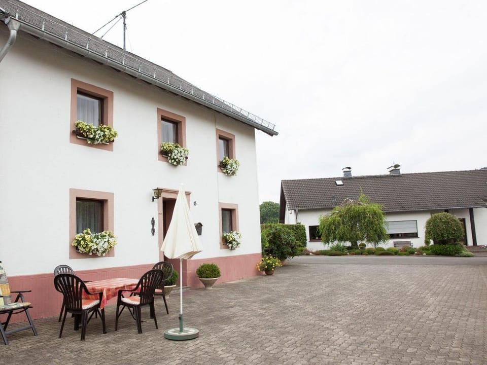 Hontheim Farmhouse Retreat Vacation rental in Wallonia, Belgium