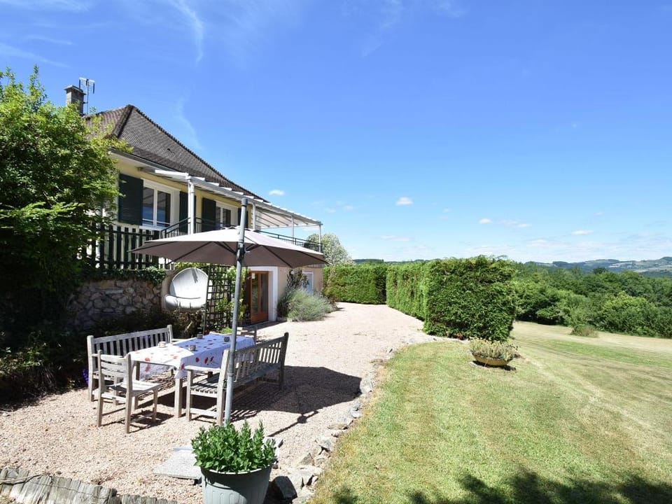 Vacation Home in France with Pool Vacation rental in Bourgogne-Franche-Comté