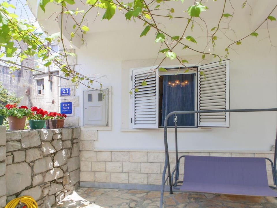 Peaceful Stay in Gata Apartment in Split-Dalmatia County