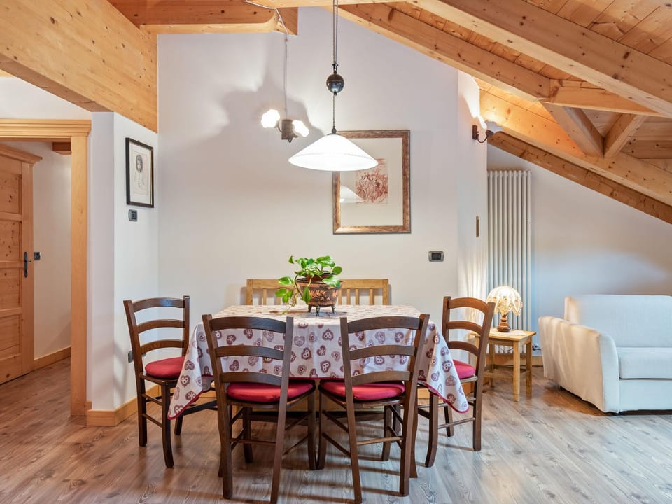 Belvilla by OYO Charming Apartment in Brez with TV Apartment in Trentino-South Tyrol