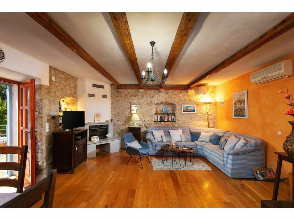 Heritage Villa Near Milna with Private Swimming Pool Villa in Split-Dalmatia County