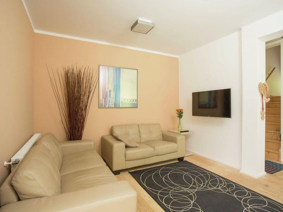 Chalet in Czechias Tranquil Residential Area Vacation rental in Lower Silesian Voivodeship