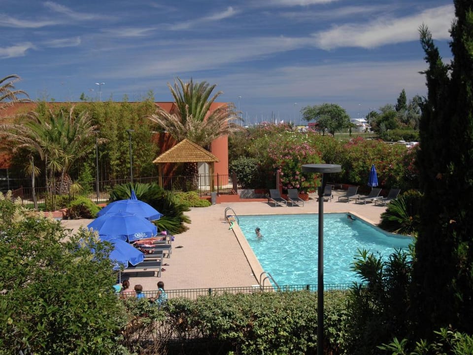 Relaxed Beachside Living Apartment in Agde