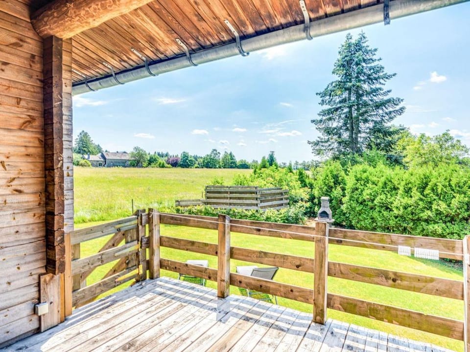 Quaint Chalet, Bernister Vacation rental in Wallonia, Belgium