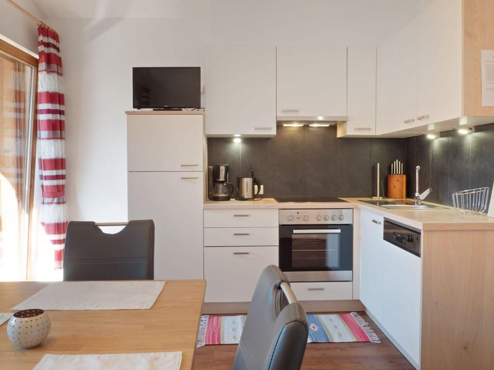 Apartment in Zillertal near Ski Slopes Apartment in Uderns