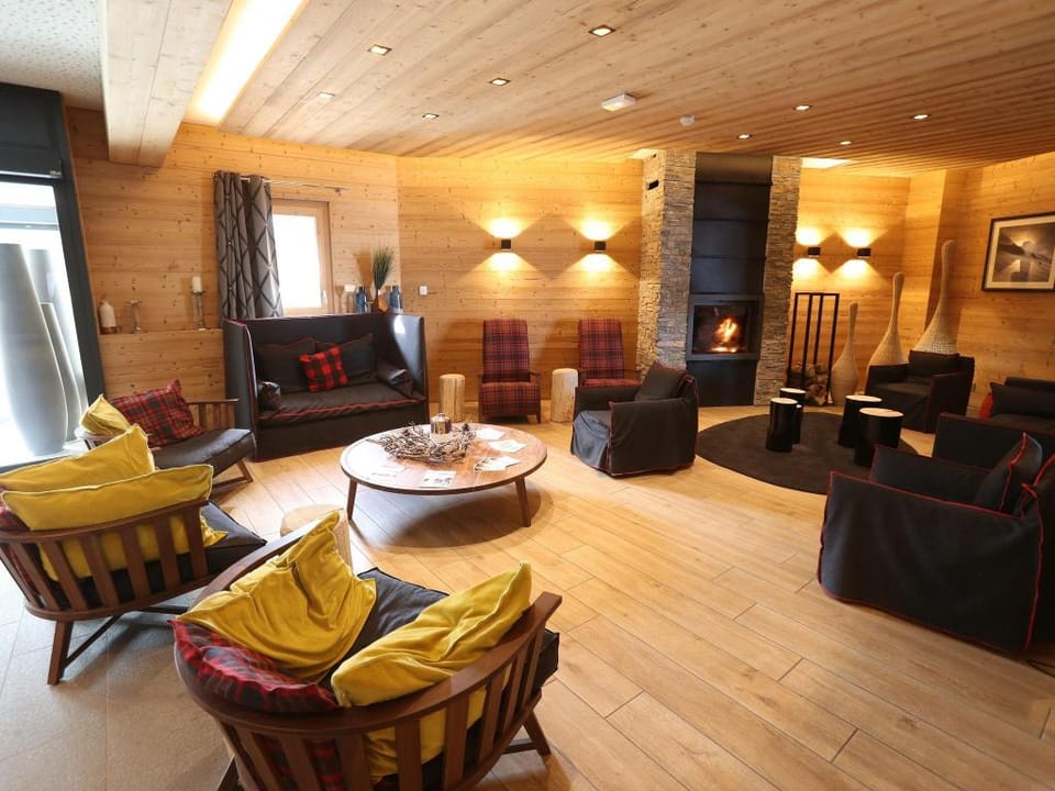 Apartment on slopes in Les Menuires Apartment in Les Allues