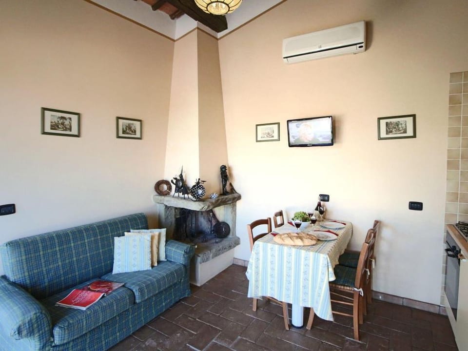Cottage in Todi with Pool and Terrace Vacation rental in Umbria