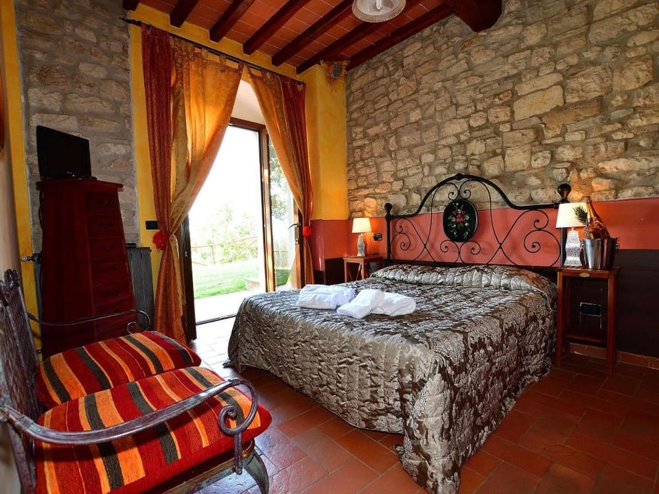 Apartment with pool, Rignano Vacation rental in Tuscany