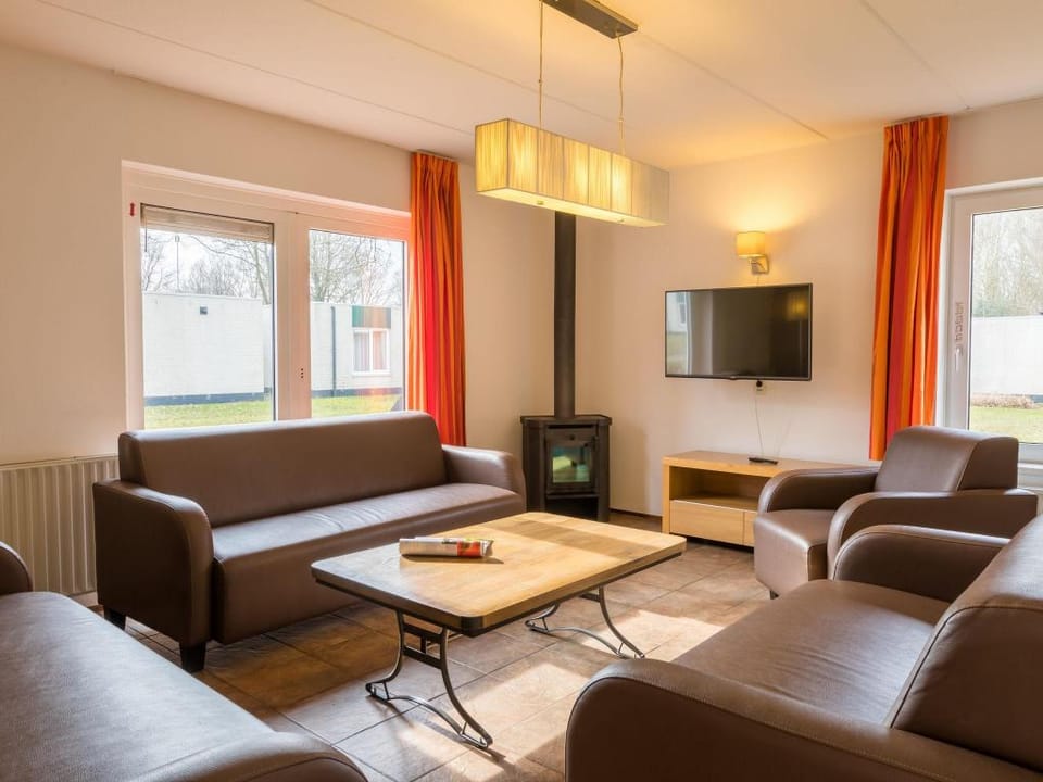 Spacious bungalow near the Hunebedcentrum Vacation rental in Drenthe (province)