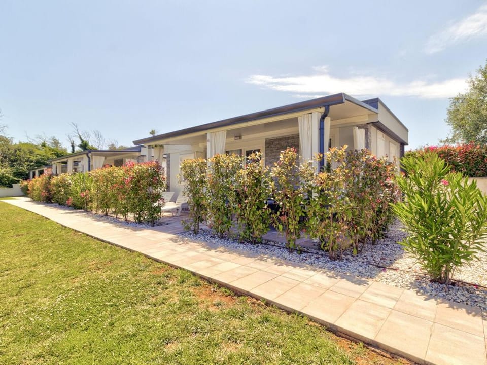 Mobile Home in Banjole near Beach  Pool Campground/ 
RV Resort in Banjole