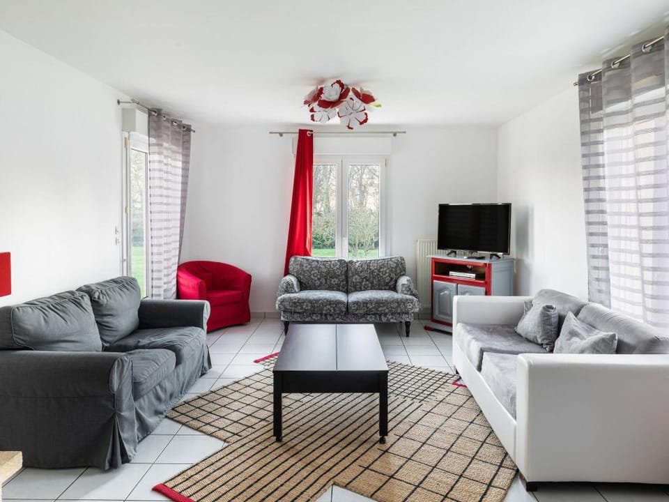 Tranquil Garden Retreat by the Sea Vacation rental in Normandy