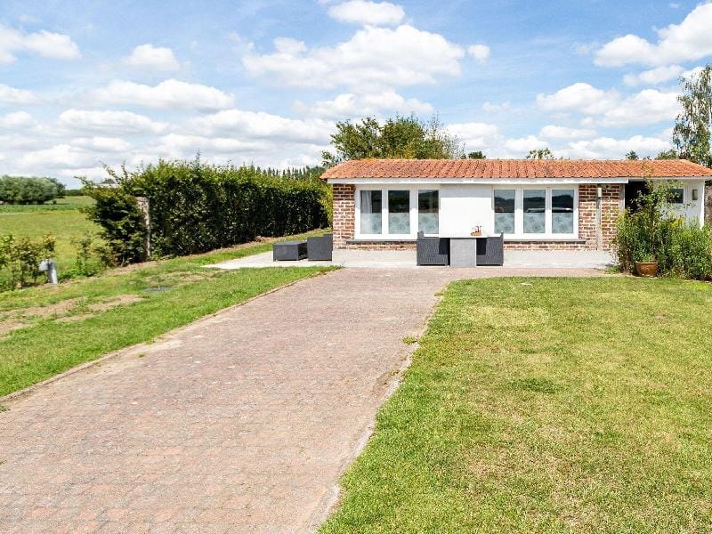 Inviting Chalet in Westouter with Garden Vacation rental in Flanders