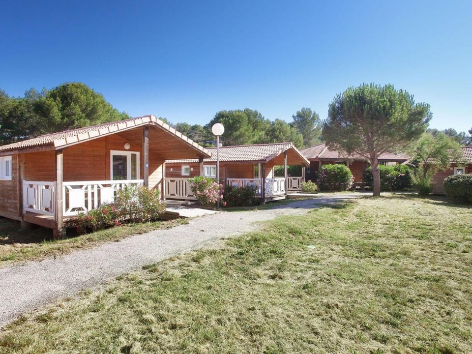 Chalet in Provence with Shady Pine Retreat Vacation rental in Carnoux-en-Provence