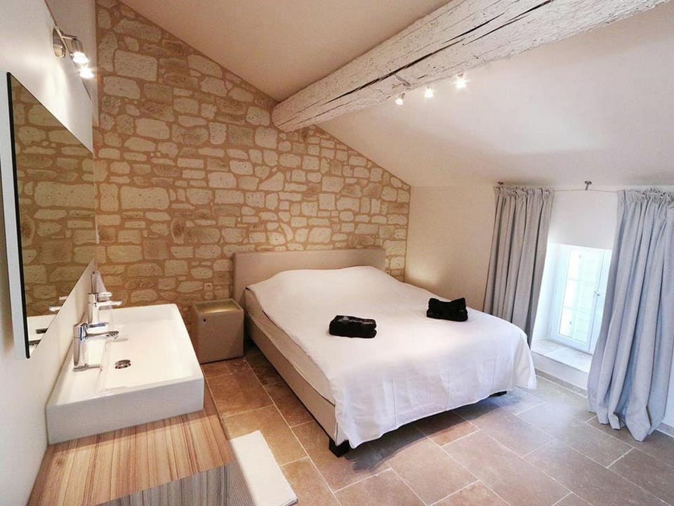 Serene Family Escape Apartment in Occitanie