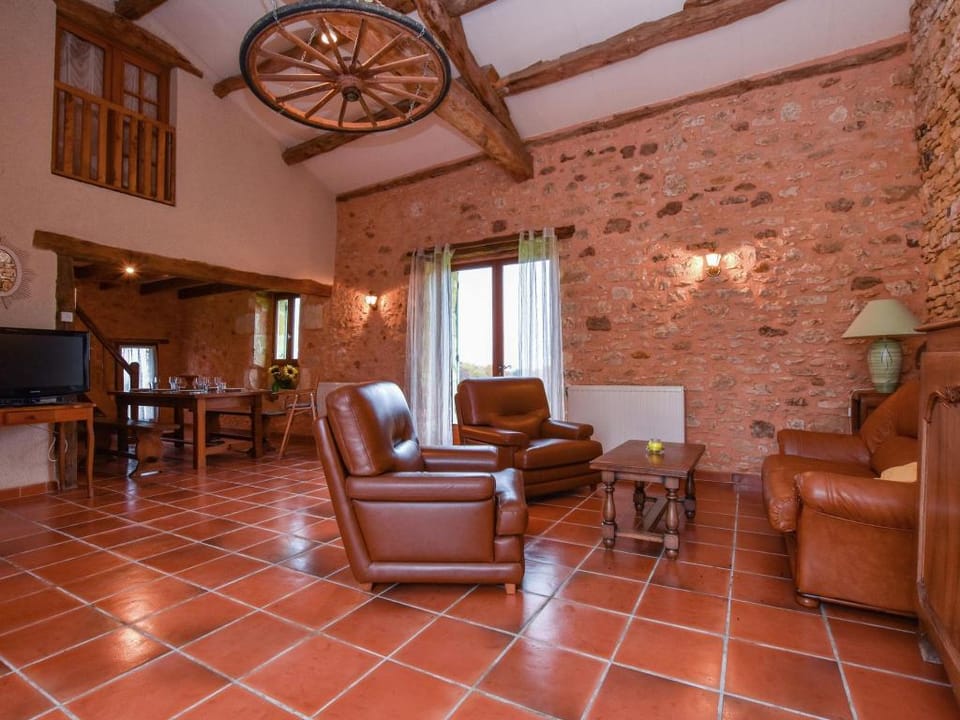 Beautiful holiday home with fenced pool Vacation rental in Occitanie