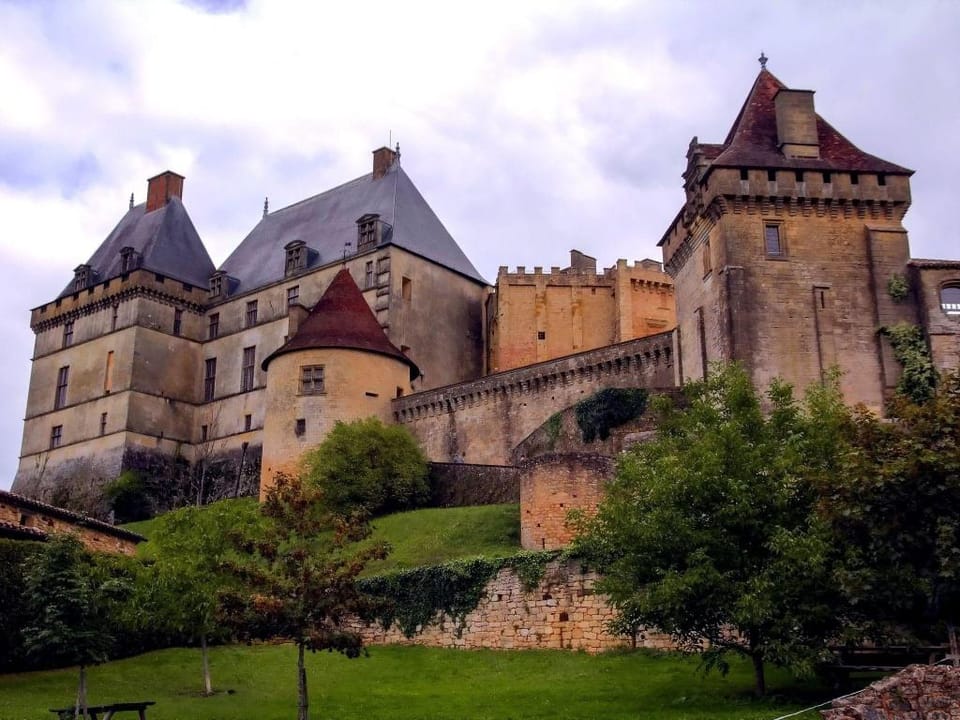 Beautiful holiday home with fenced pool Vacation rental in Occitanie