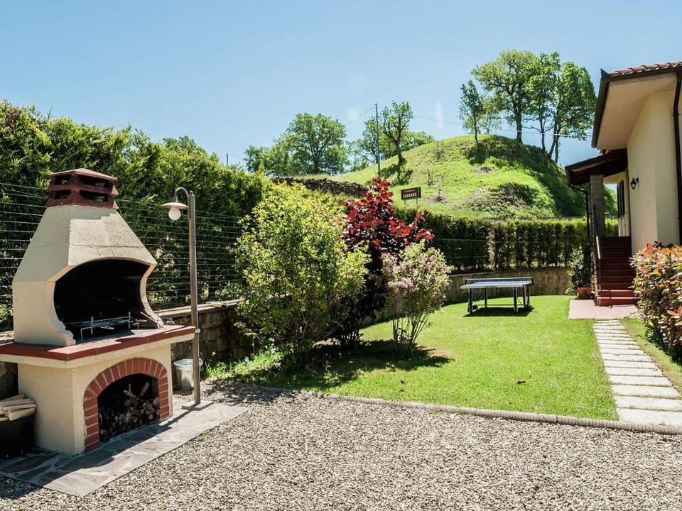 Villa in Lonnano with pool Villa in Emilia-Romagna