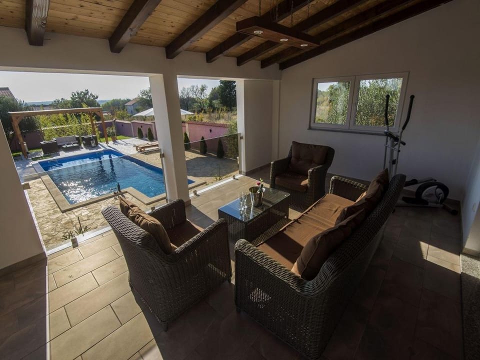 Cosy Holiday Home in Policnik with Pool Vacation rental in Šibenik-Knin County, Croatia