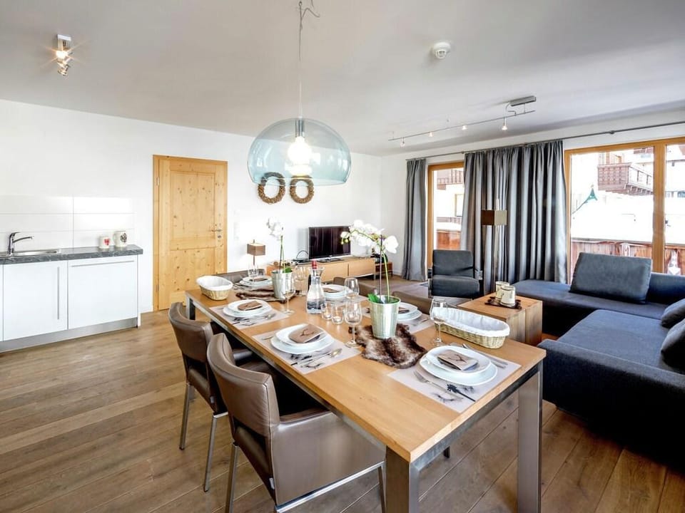 Awesome apartment in Tirol w/  Apartment in Tyrol