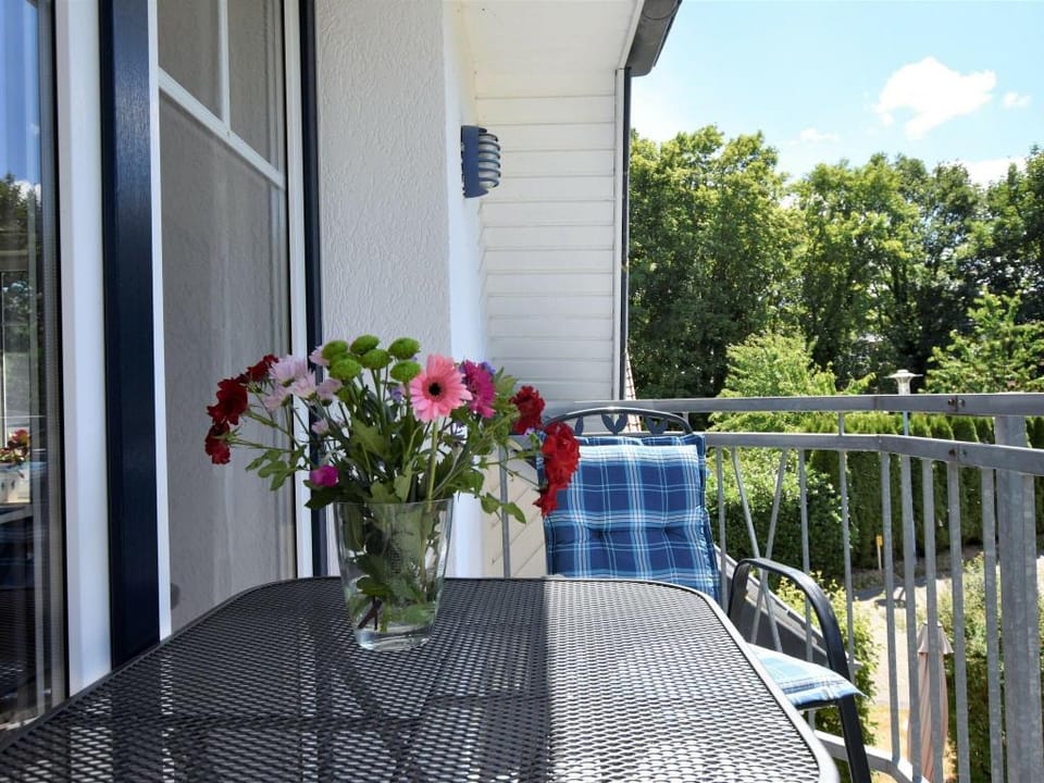 Graal-Muritz Garden Balcony Stay Apartment in Müritz