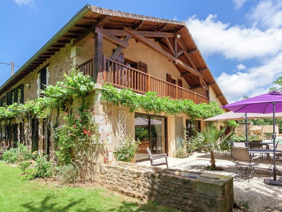 Large farmhouse with private garden Vacation rental in Nouvelle-Aquitaine