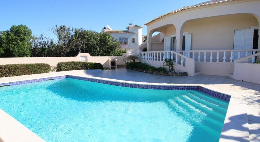 Villa in Lagos with Private Pool Villa in Lagos