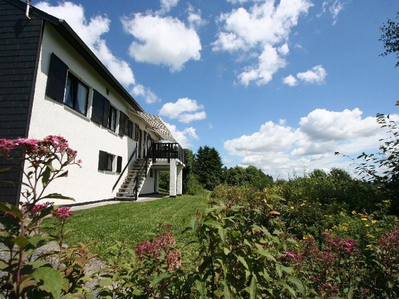 Charming holiday house with sauna, tanning bed, garden, terrace and lovely view Vacation rental in Wallonia, Belgium