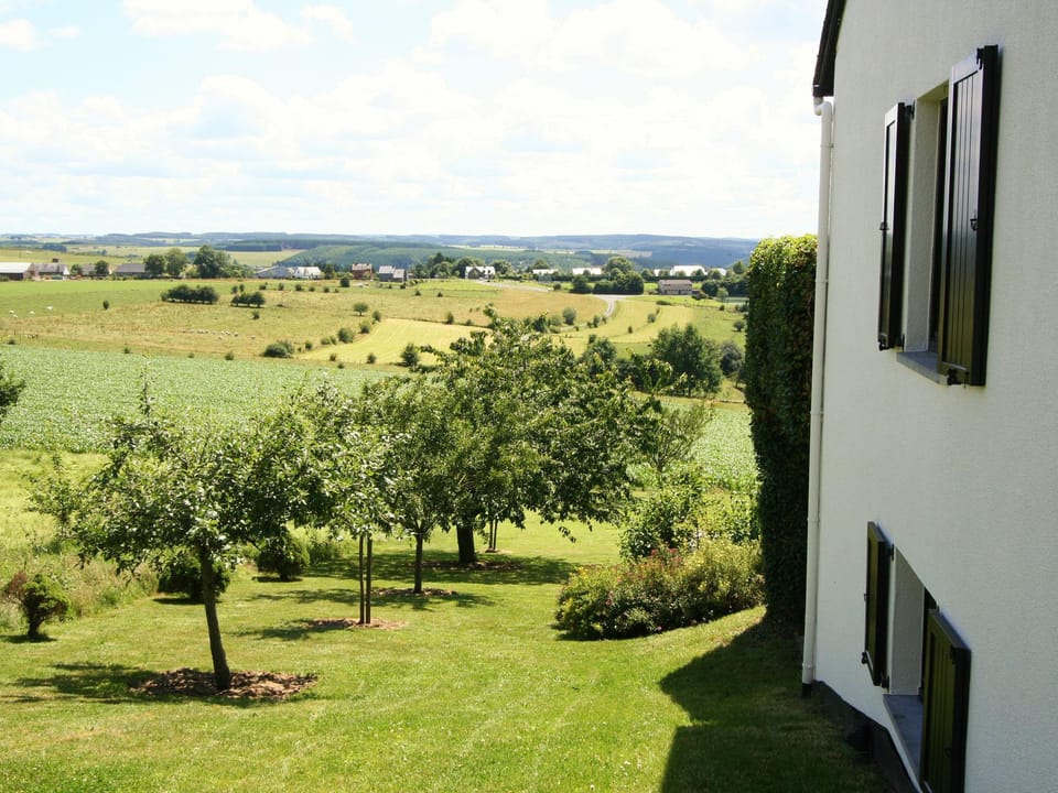 Charming holiday house with sauna, tanning bed, garden, terrace and lovely view Vacation rental in Wallonia, Belgium