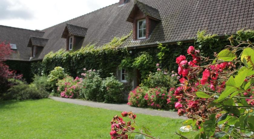 Chalet near Quend Beach with Pool Vacation rental in Quend