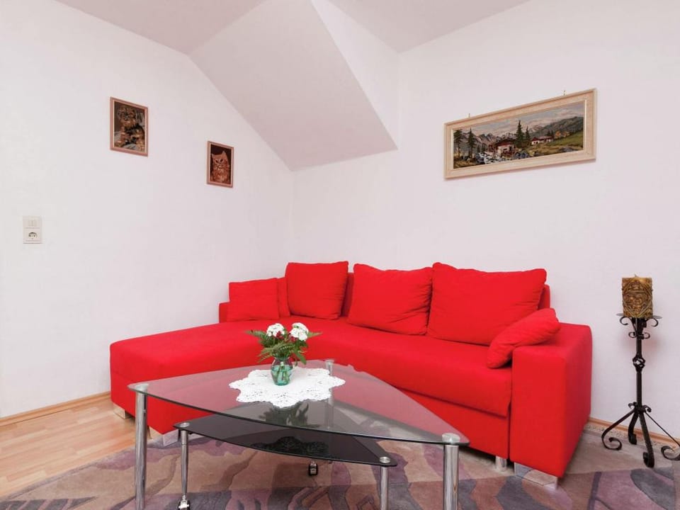 Einladende Ferienwohnung in Muellenborn Eifel Apartment in Vulkaneifel