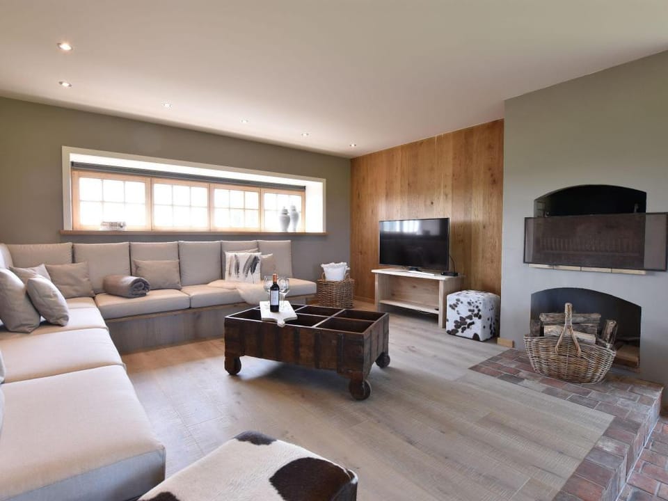 Beautiful Holiday Home with Terrace, Garden Vacation rental in Flanders