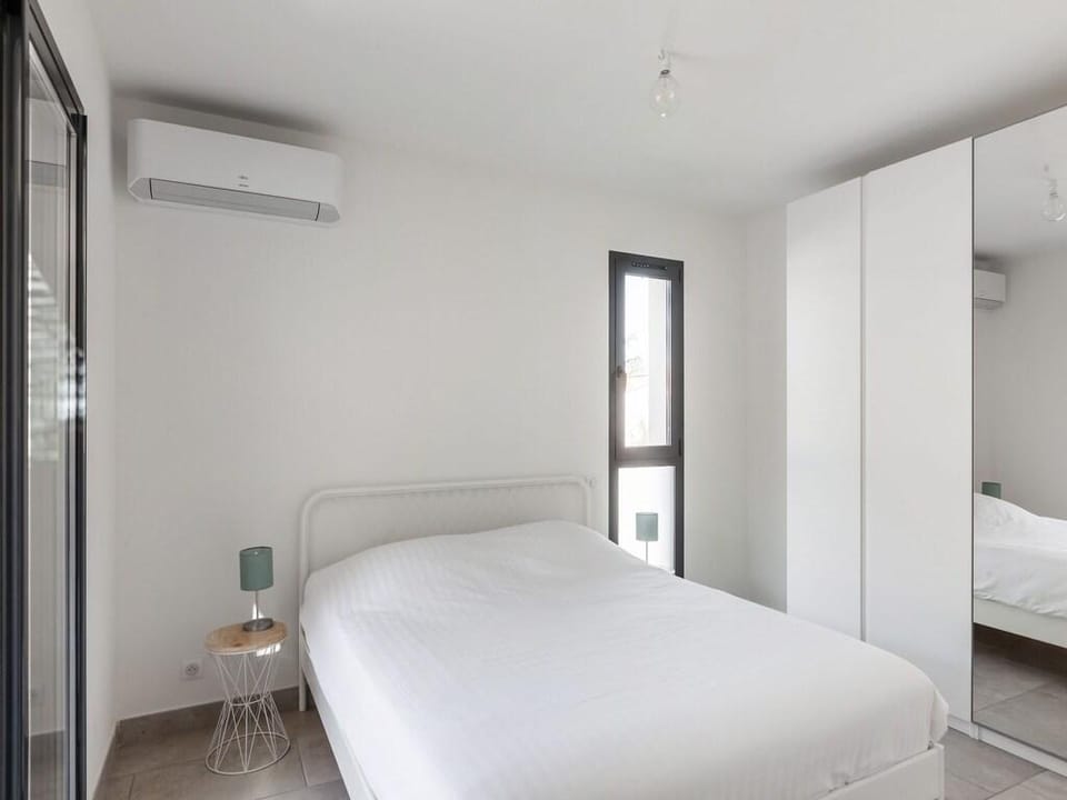 Attractive Holiday Home in Malaucene with Terrace Vacation rental in Malaucène