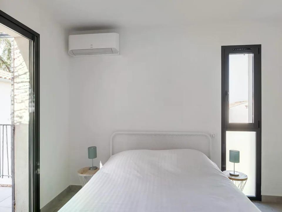 Attractive Holiday Home in Malaucene with Terrace Vacation rental in Malaucène