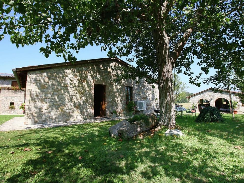Cottage in Todi with Pool and Sauna Vacation rental in Umbria