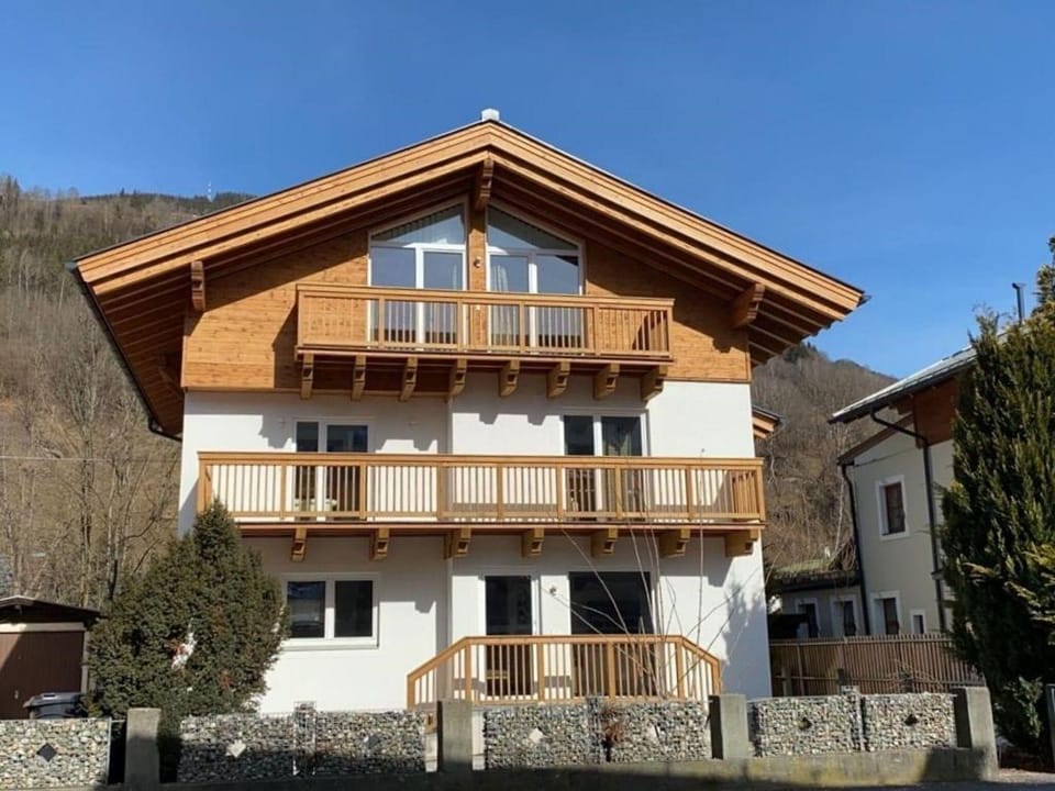 Chalet in Zell am See near Ski Slopes Vacation rental in Zell am See
