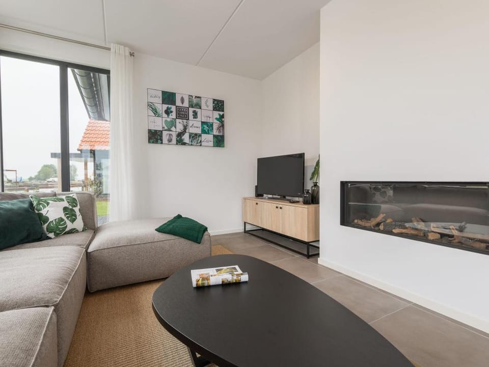 Luxury Villa on Waterfront Villa in Flevoland, Netherlands