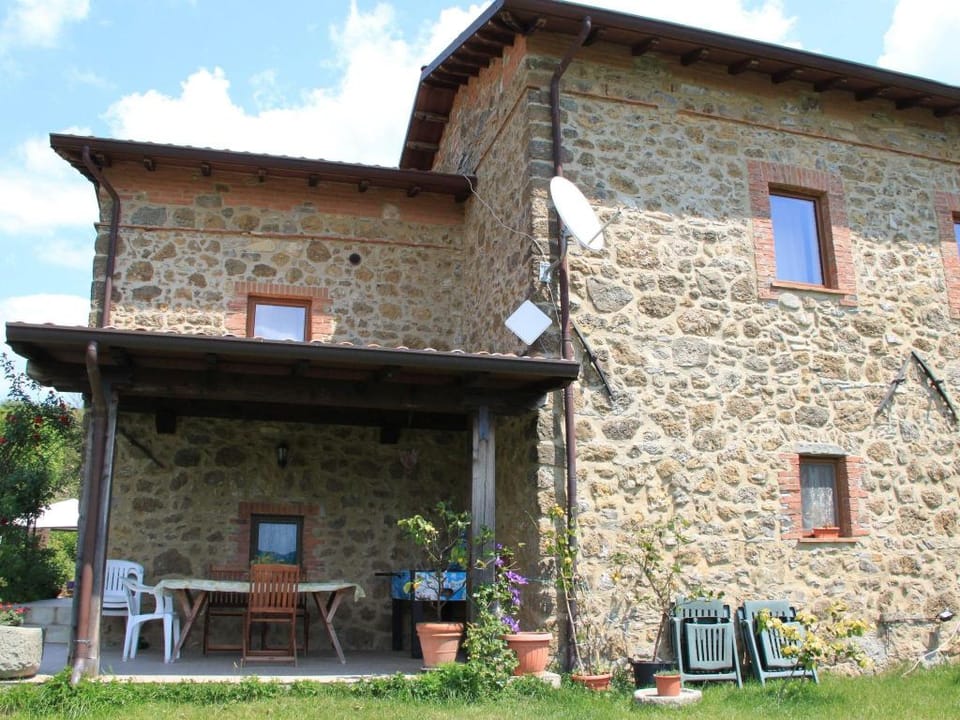 Holiday Home in Mulazzo with Natural Pond Vacation rental in Province of Massa and Carrara