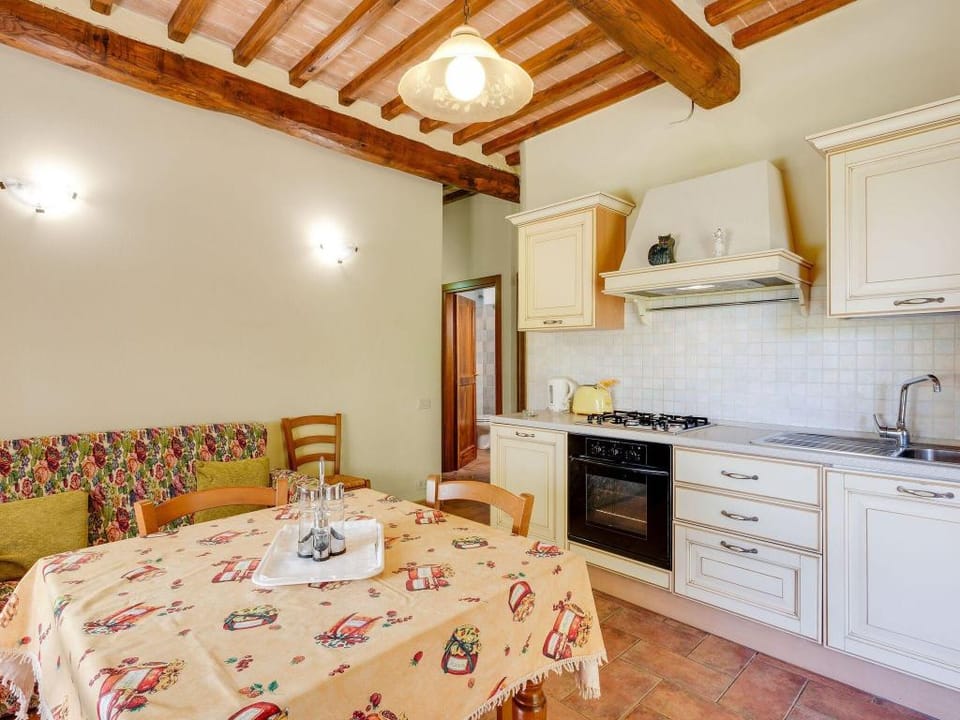 Tuscan Countryside Stay Apartment in Tuscany