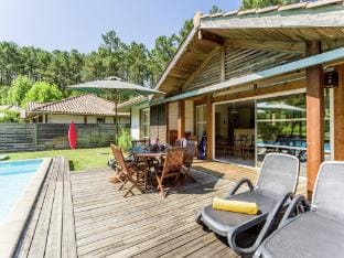 Villa with garden near Etang de Laprade Villa in Moliets-et-Maa