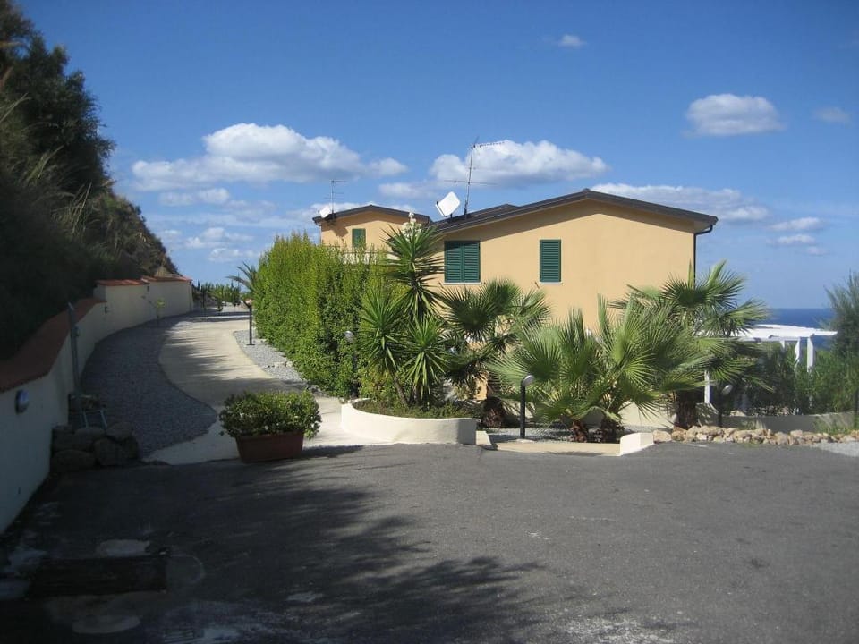 Belvilla by OYO Lunedi Vacation rental in Calabria