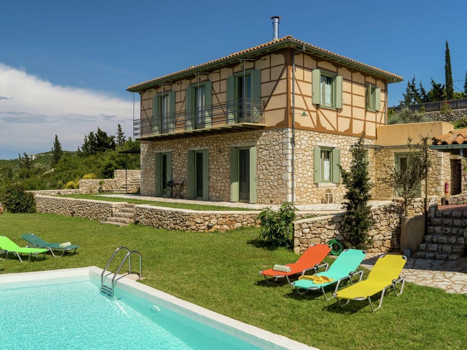 Charming, warm vacation home, private pool, privacy and seaview, west Lefkas Villa in Lefkada, Lefkada Municipality, Greece