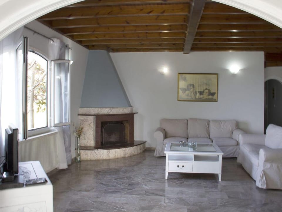 Villa in Corfu with Pool near Gialos Beach Hotel in Corfu, Greece