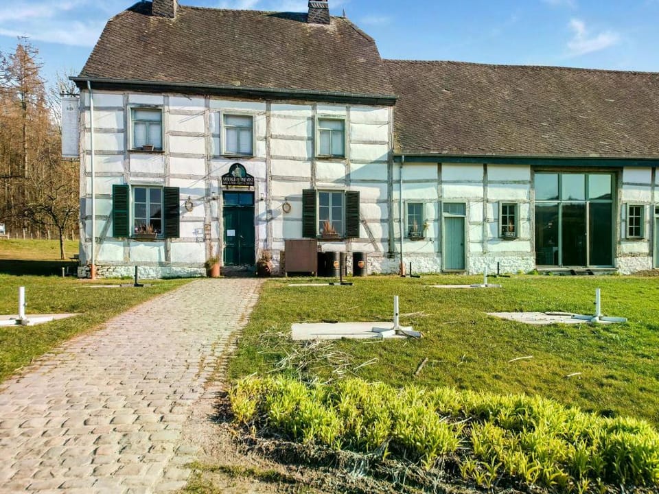 Forestside Escape for 15 Guests Vacation rental in Wallonia, Belgium