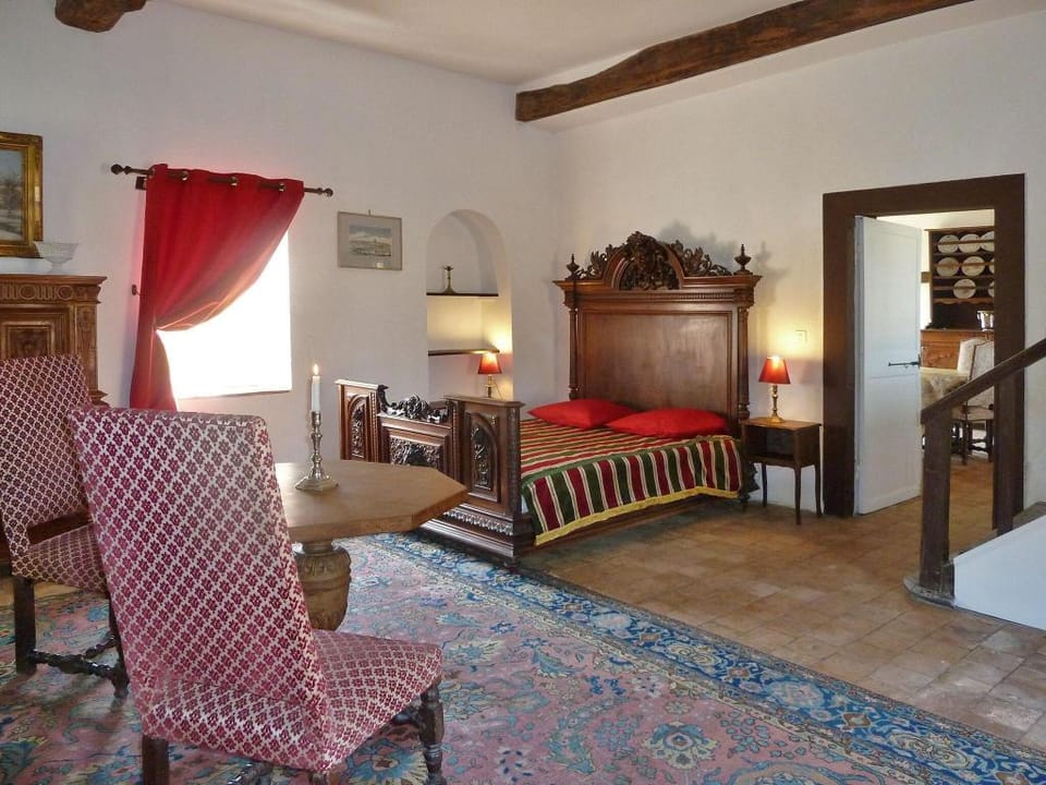 Outbuilding of a listed 16th-century chateau Vacation rental in Centre-Val de Loire