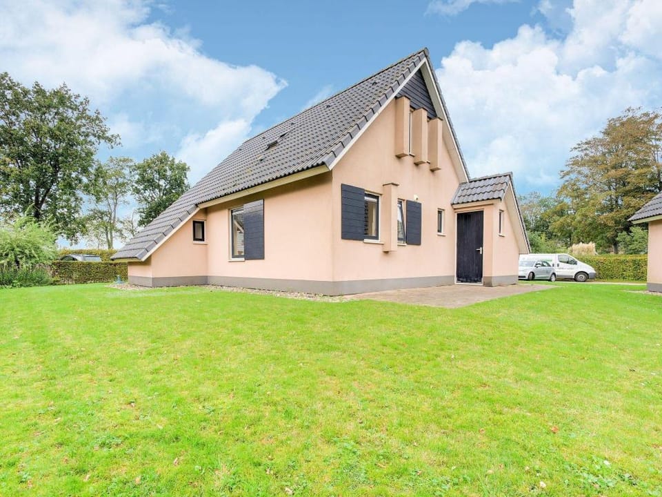 Serene Holiday Home in Gaasterlan-Sleat Vacation rental in Friesland, Netherlands