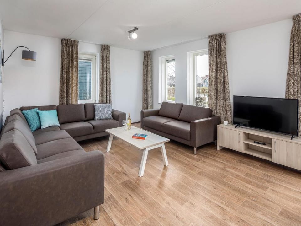 Family-Friendly Retreat Villa in Bruinisse