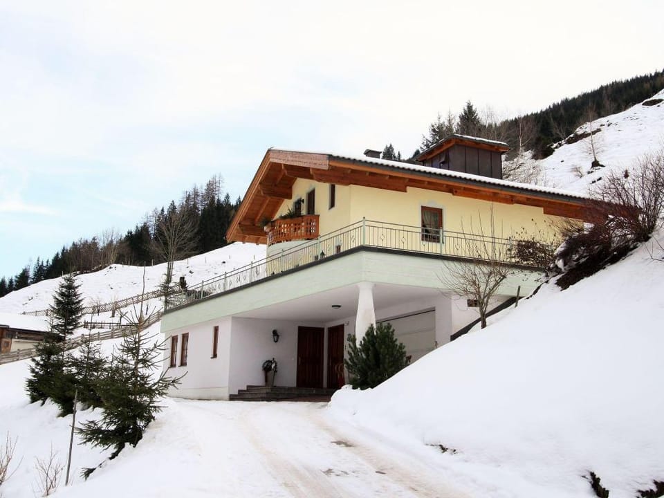 Apartment in Huttschlag near Ski Bus Apartment in Salzburgerland