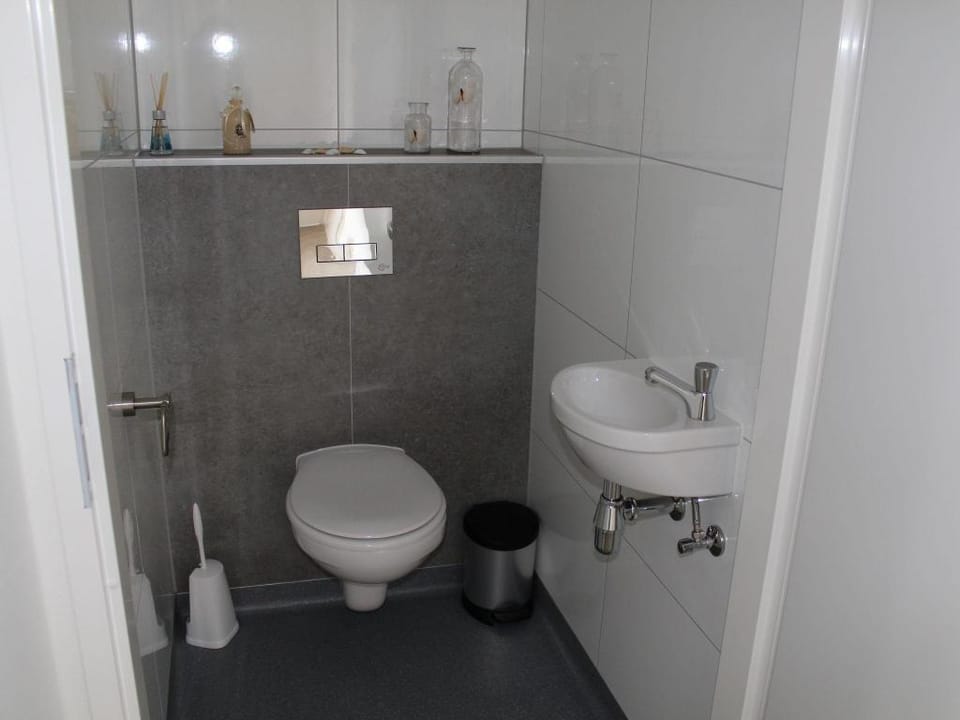 Cozy Garden Home w Fireplace Vacation rental in Limburg (province)